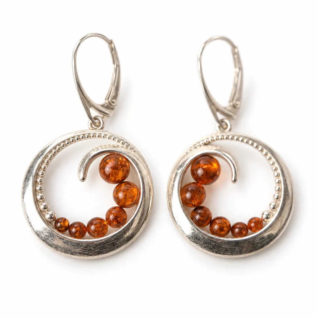 Prim-plan pe Chihlimbar: fațetele și montura, văzute de aproape