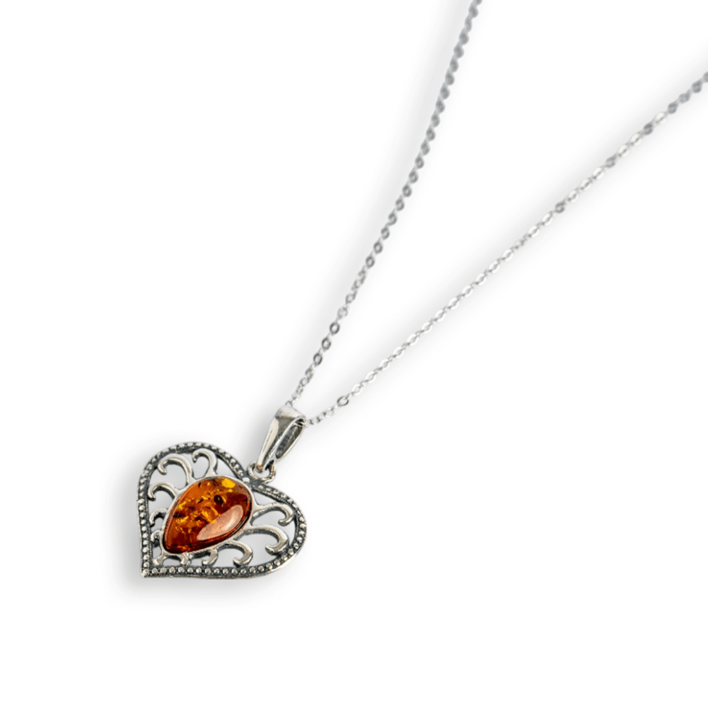 Colier inimioara cu chihlimbar si montura argint 925 – Protectie, caldura si echilibru emotional