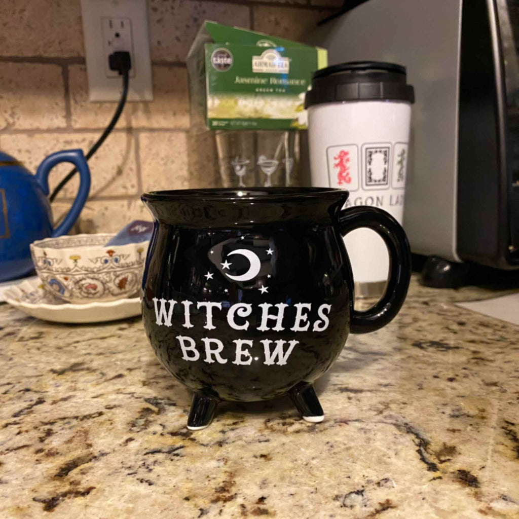 Cana model ceaun magic cu inscriptia Witches brew