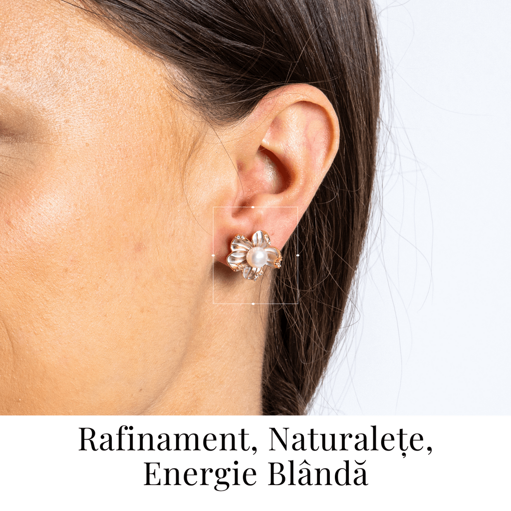 Floare de lumina – Cercei cu perla naturala si design floral
