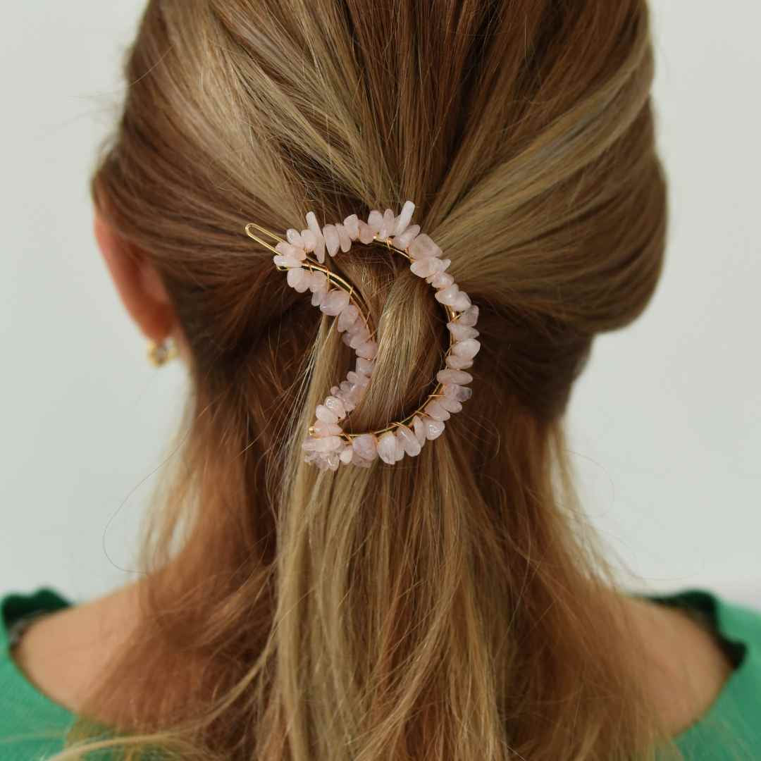 Cleme de par in forma de semiluna cu piatra naturala semipretioasa Ametist pentru un look chic si vibratii pozitive