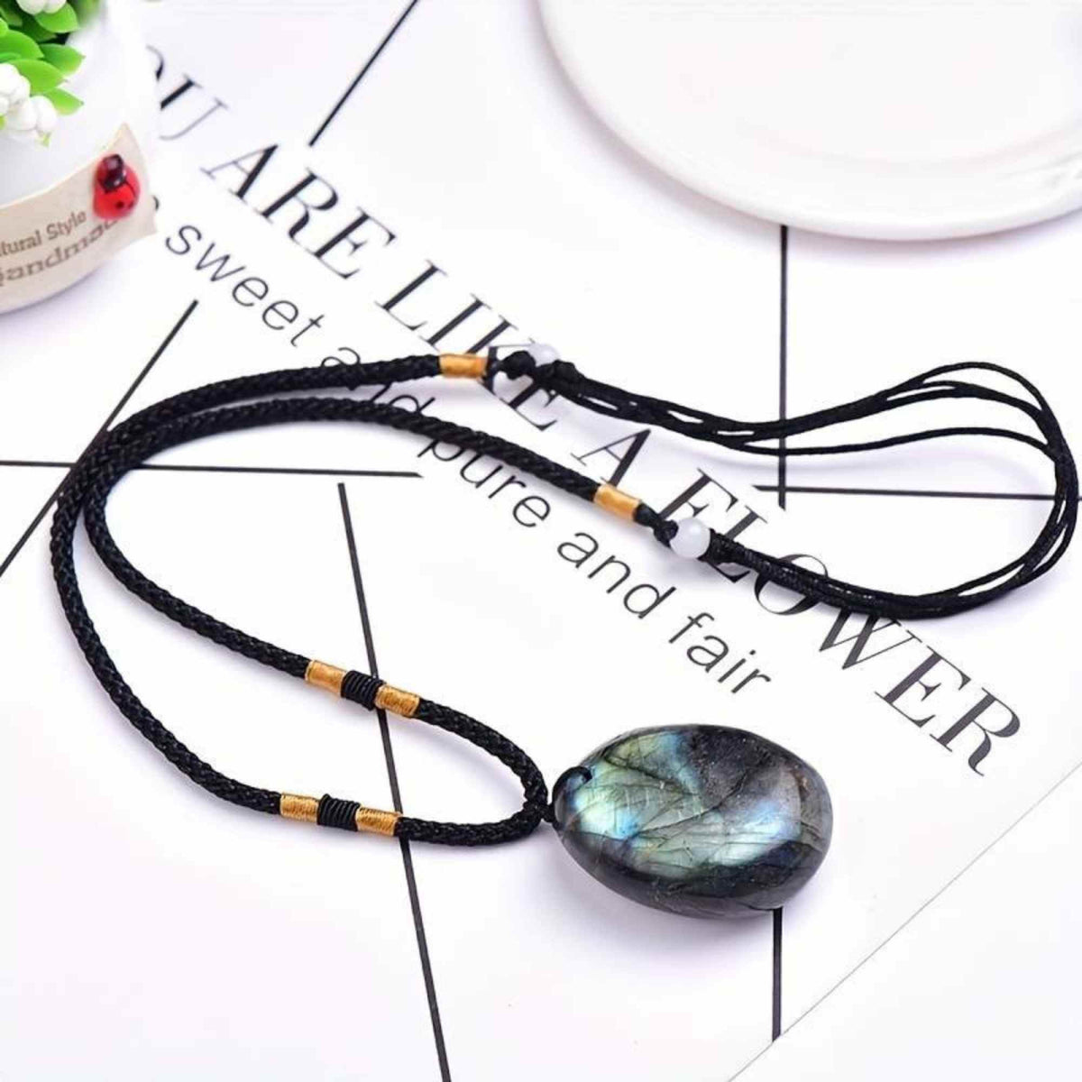 Colier cu Pandantiv Ovoidal din Labradorit Natural 3-4 cm pentru Meditatie, Protectie