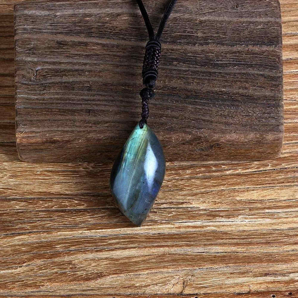 Colier cu Labradorit Natural 5 cm in Forma de "Strop de Ploaie" Piatra Intuitiei si Meditatiei