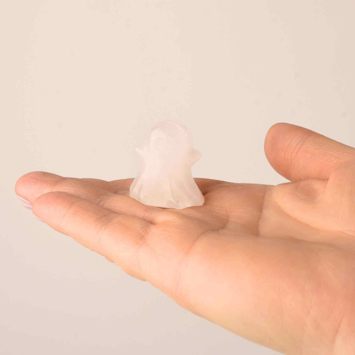 Figurina 3.5 cm in forma de fantoma din piatra semipretioasa Cuart Roz, sculptata manual