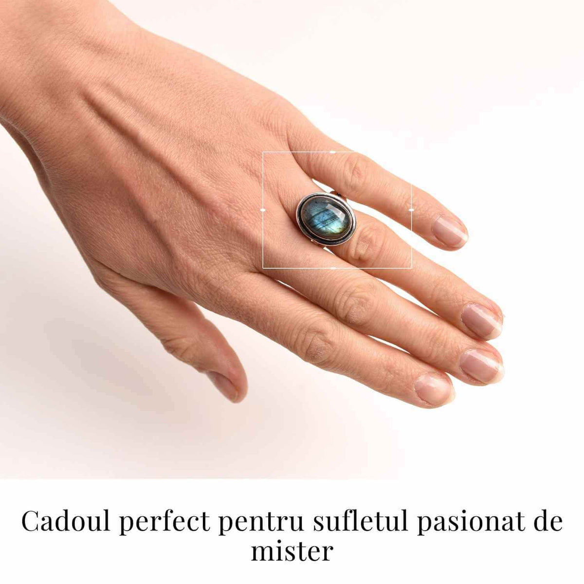 Inel ajustabil argintiu cu labradorit natural – intuitie si protectie