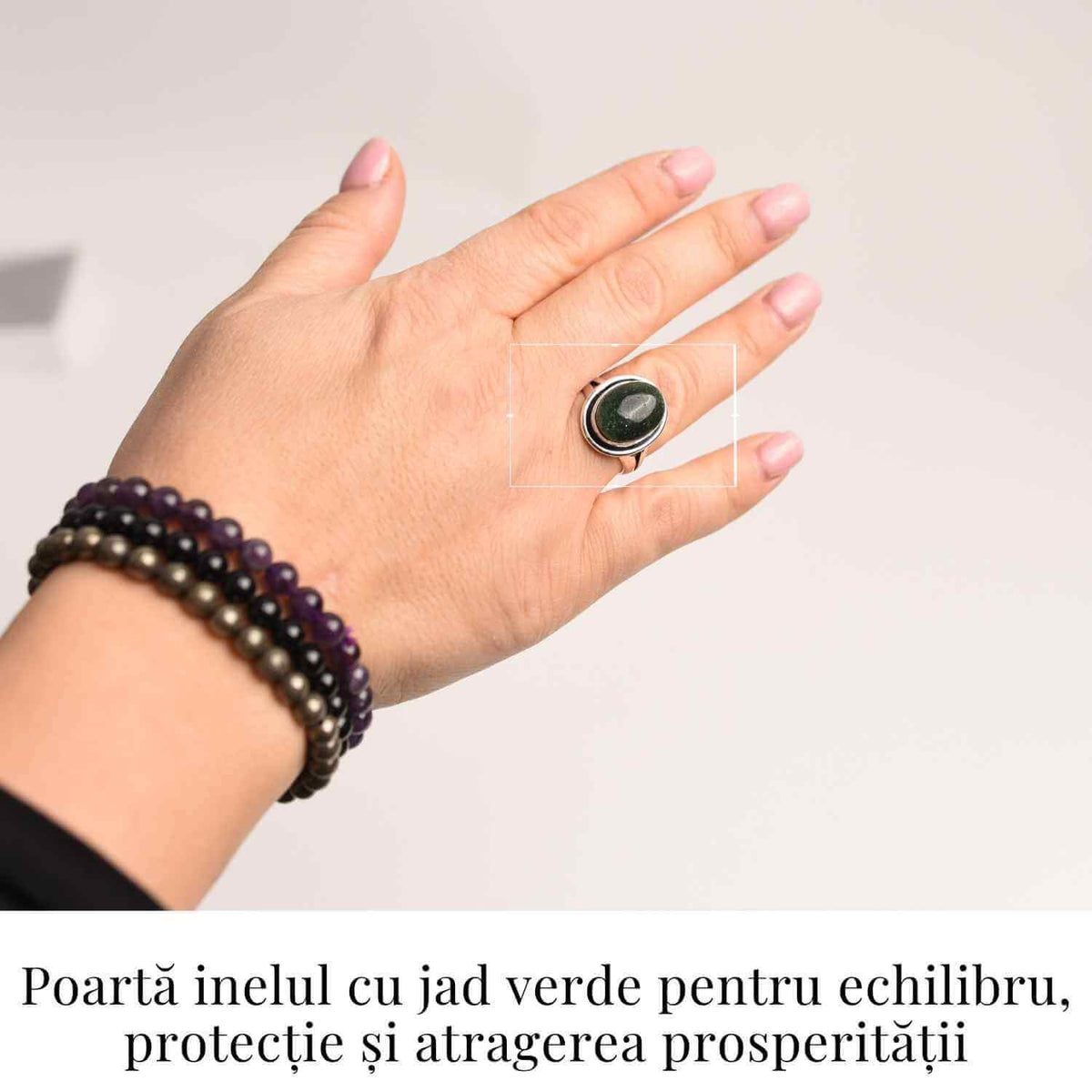 Inel Ajustabil Argintiu cu Jad Verde – Echilibru si protectie energetica