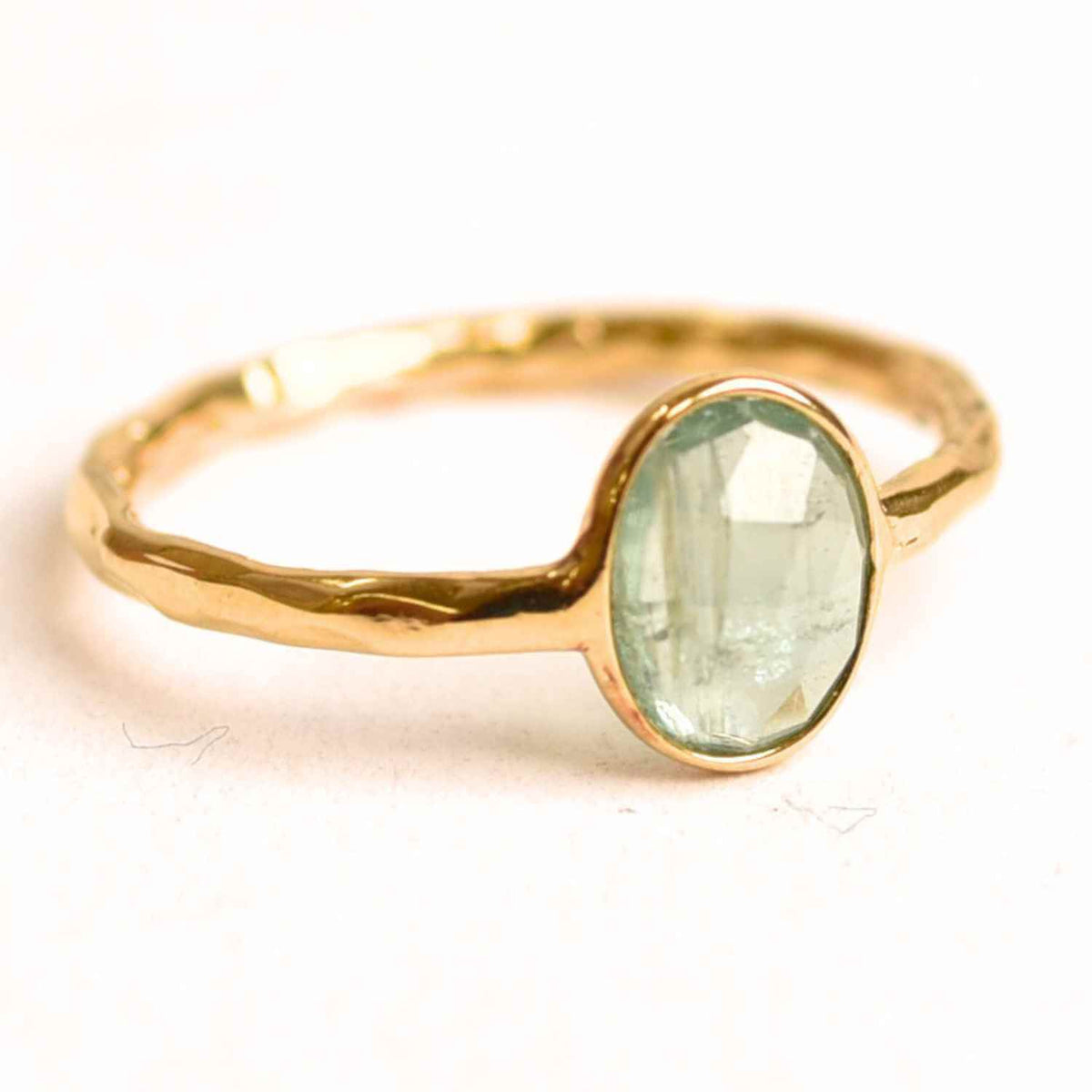 Inel argint 925 placat cu aur 18K si Kyanit verde menta fatetat – Echilibru si incredere