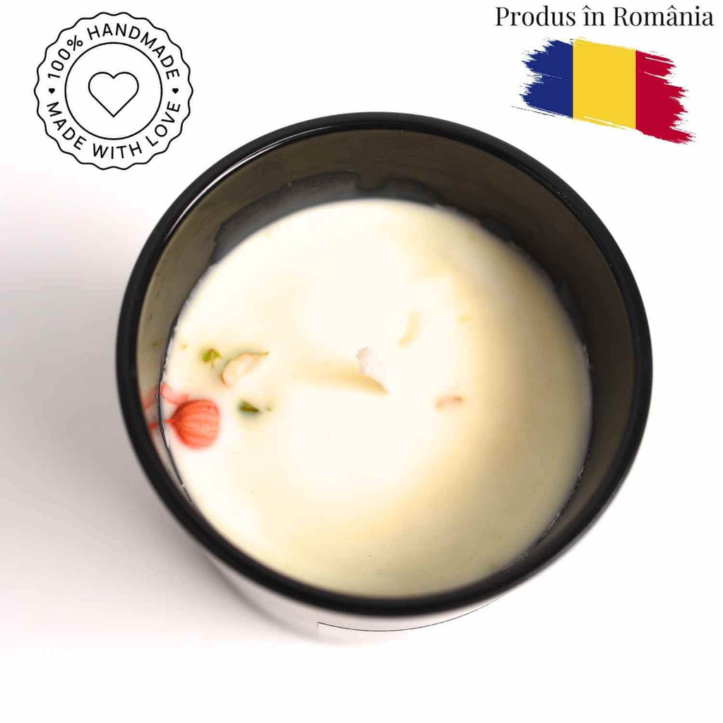 Lumanare cu ulei esential de portocala dulce & scortisoara – Energie si confort natural