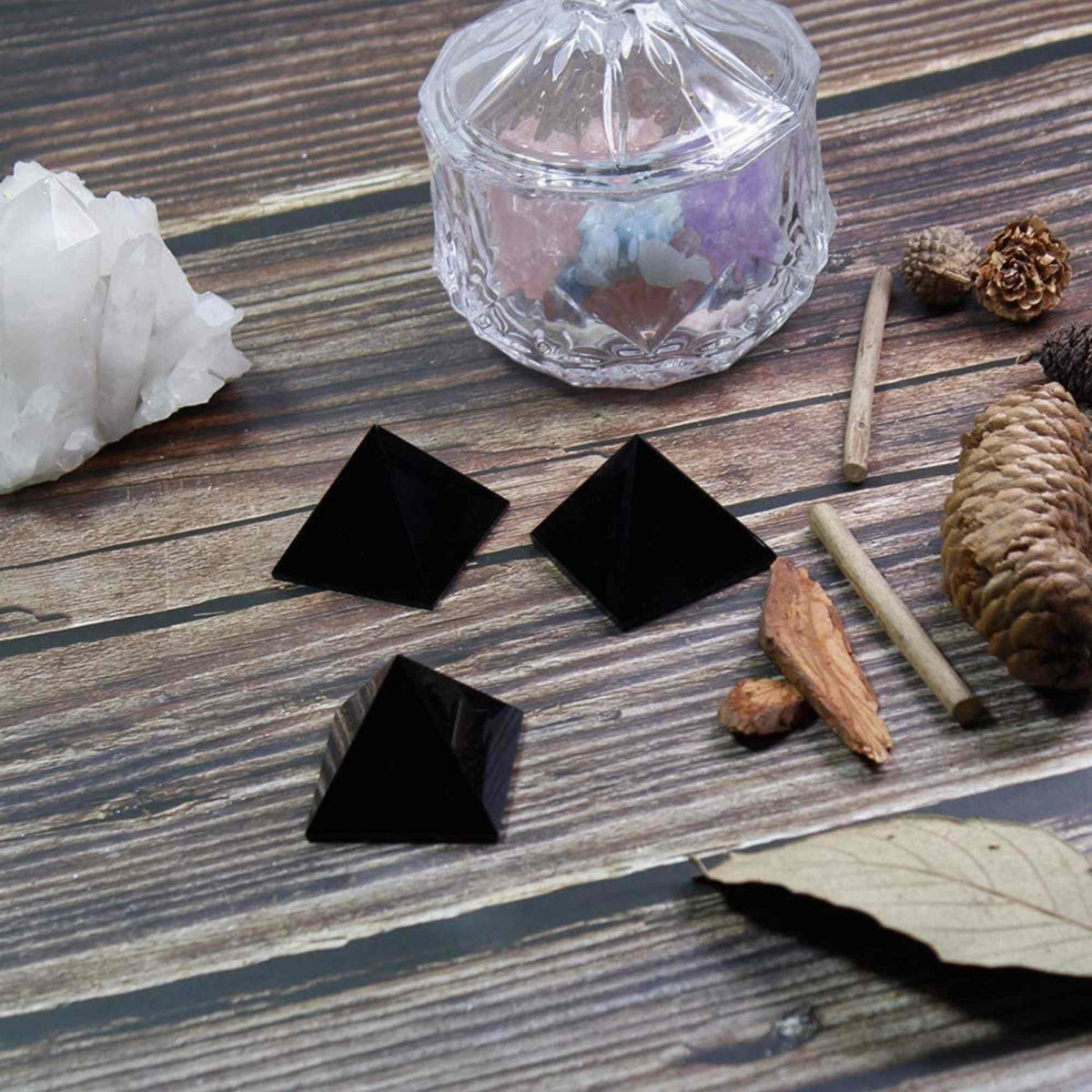 Piramida cristal negru obsidian din piatra semipretioasa naturala 4 cm – pentru protectie, integritate si energie pozitiva