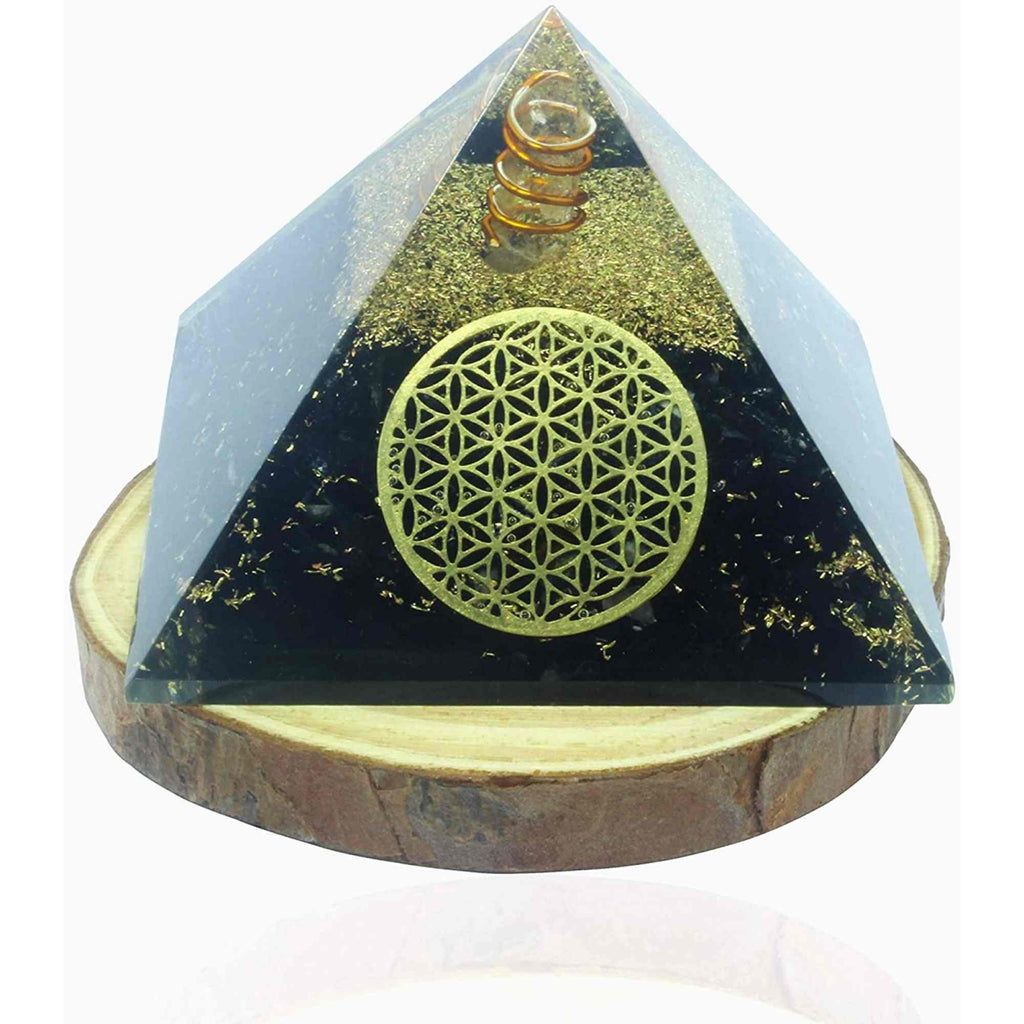 Piramida Orgonica cu Turmalina neagra si simbolul floarea vietii 8 cm – pentru meditatie si trezirea spiritualitatii si a abilitatilor interioare