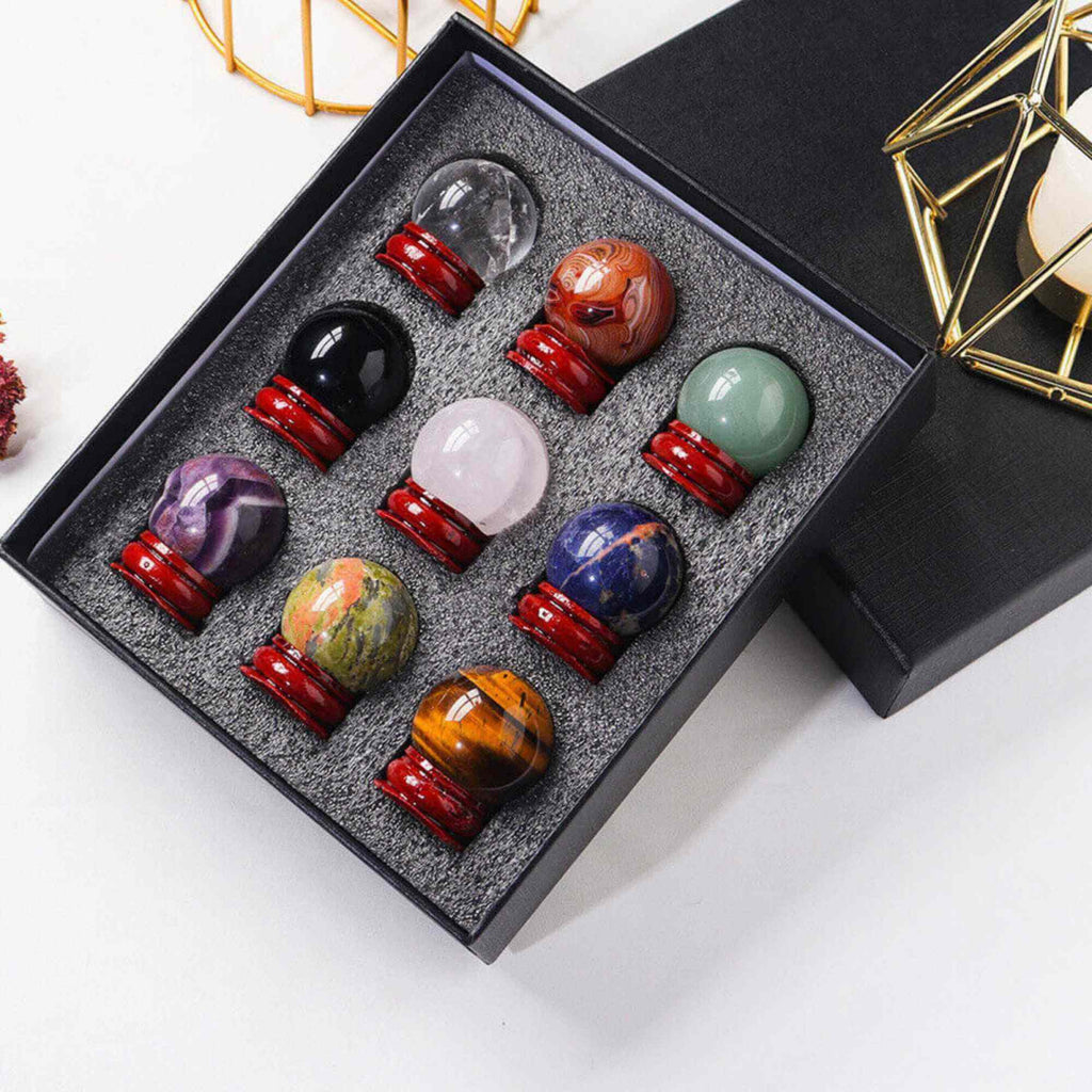 Set 9 sfere din cristale naturale sempretioase in cutie cadou – Pentru decor feng shui, meditatie, astrologie