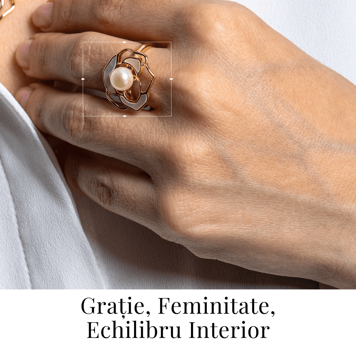 Bijuterie inspirata de natura – Inel floare de camelie cu perla si scoica