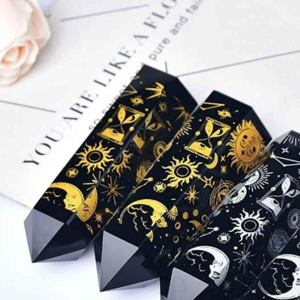 Turn din Cristal de Obsidian Natural de 9-10 cm cu Model Stea si Luna Acoperit cu Auriu - Bagheta pentru decor, meditatie